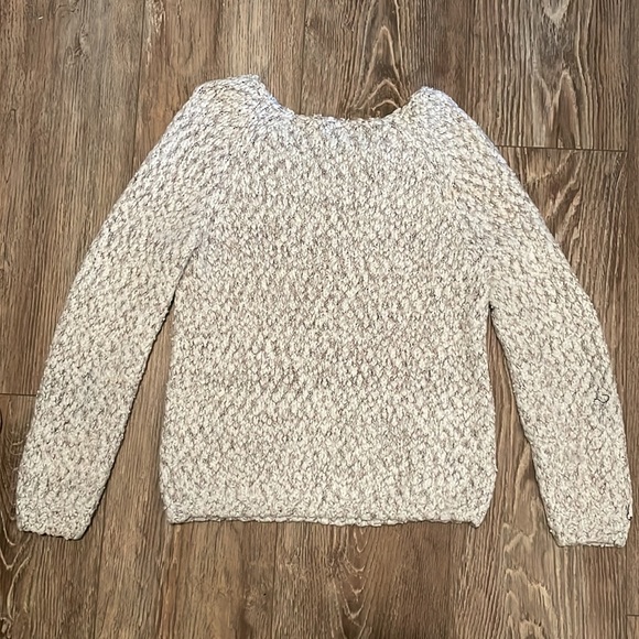 White and gray sweater that’s super cute and super comfy/cozy - Picture 2 of 2
